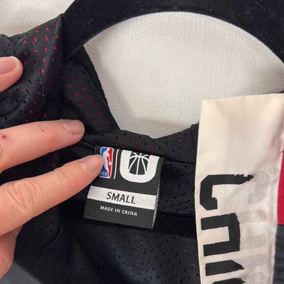 VTG Chicago Bulls Windbreaker - Men's Small - Picture 2 of 5